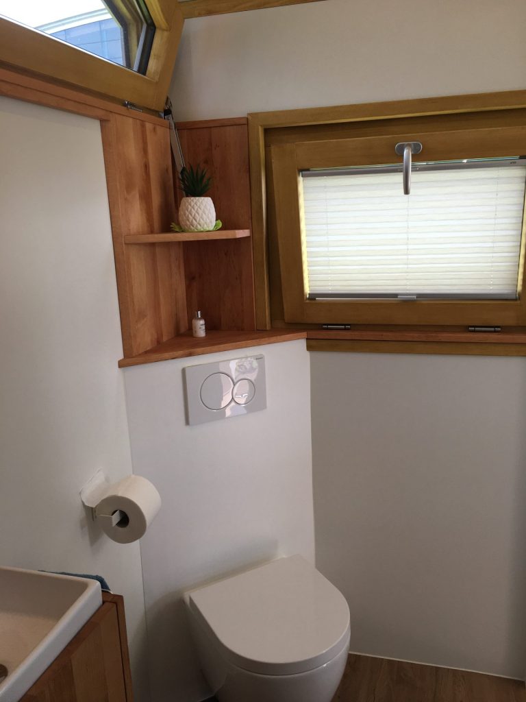 5863D3D3-8066-4BC1-BA1C-A6B9225DC75F