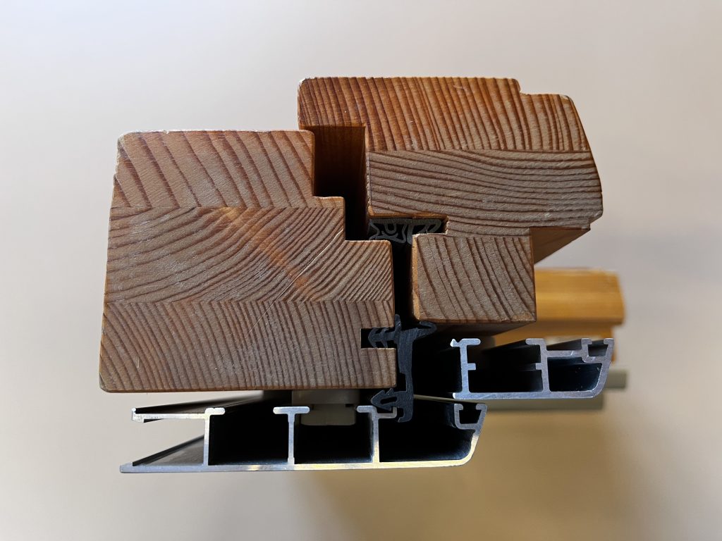 holz-fenster-holzfenster-behaglich-witterungsbeständig-pflegeleicht-individuelle-gestaltung-3fachglas-wärmeschutz-nachhaltig-sonderloesung-barrierefreiheit-hochwertige-qualitaet-schnitt